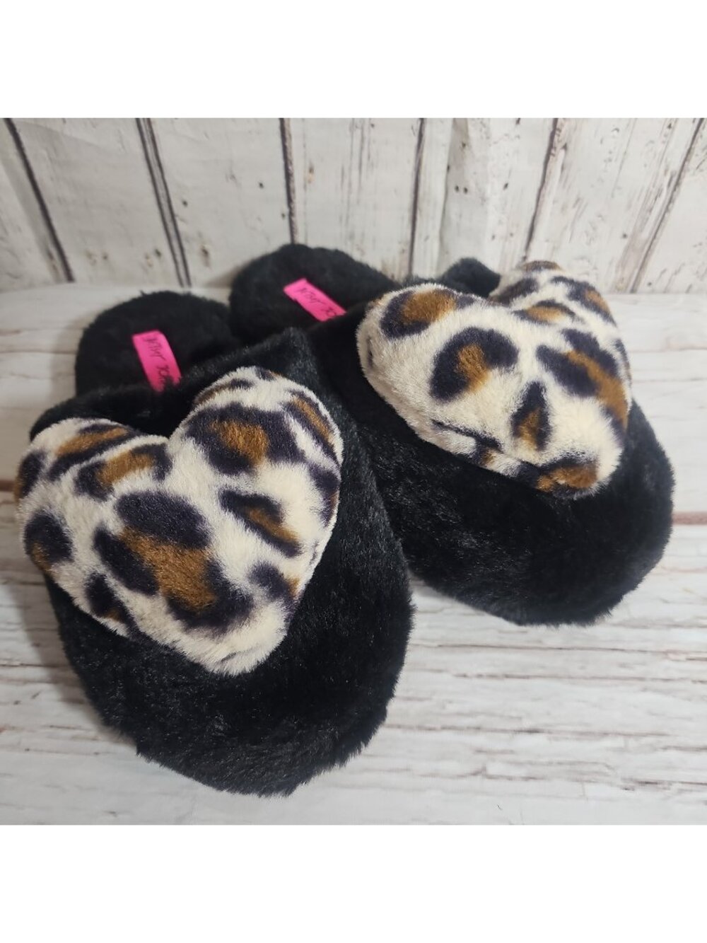 Betsey Johnson Black LEOPARD HEART Soft Faux Fur Mules Slippers 9/10